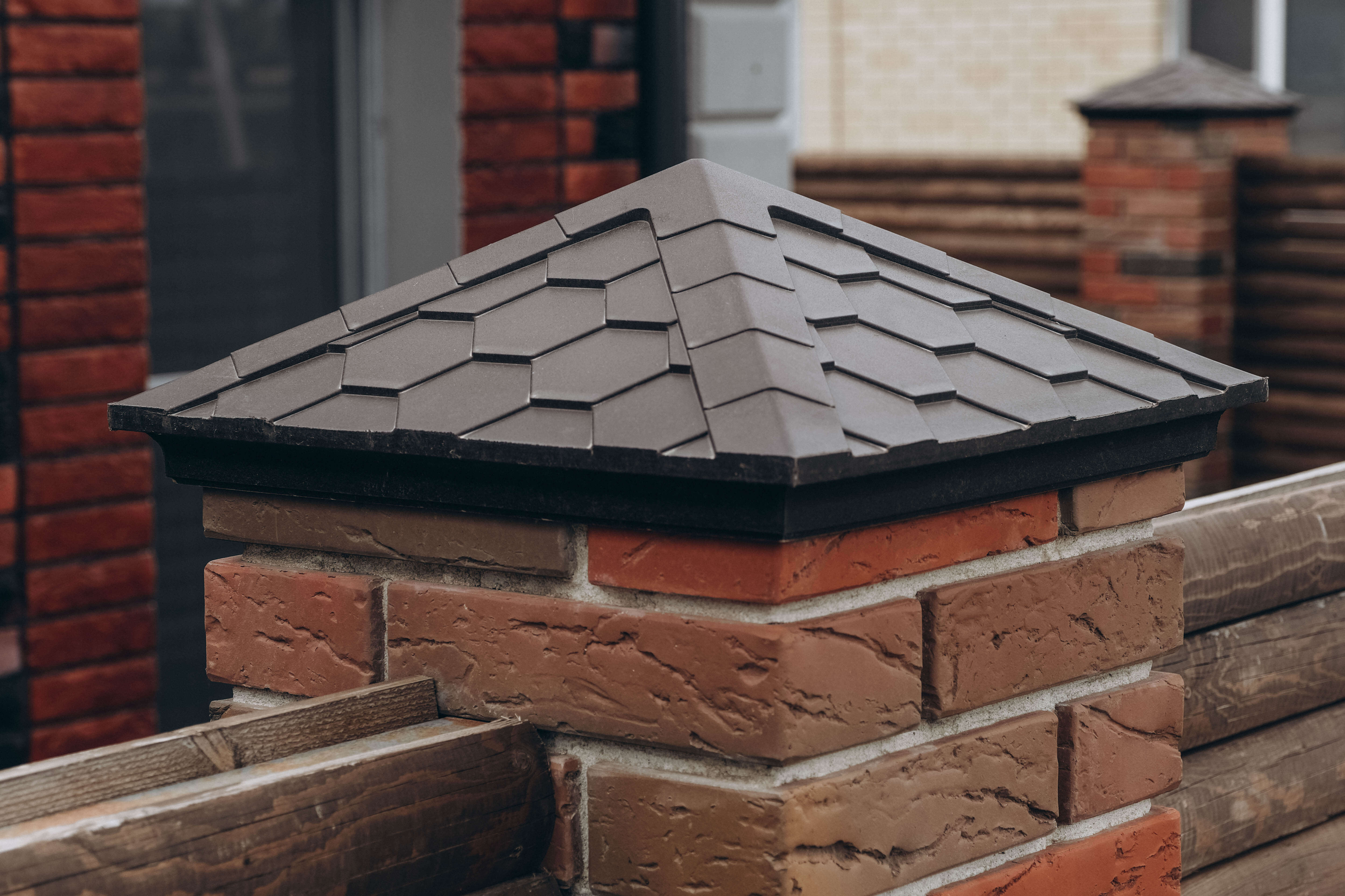 Колпак Zking Эверест Коричневый на столб 1.5х1.5 кирпича (390х390мм) в Брянске фото